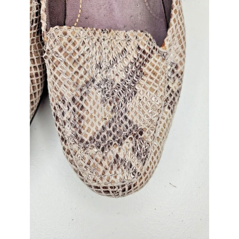 Clarks Artisan Brown Faux Snakeskin Leather Loafers Flats Slip Ons Size US 8 EUC